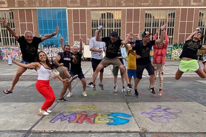 Amsterdam's Hidden Gems and Street Art Bike Tour - Oud-West on wide streets: an easy warm-up before the creative zones