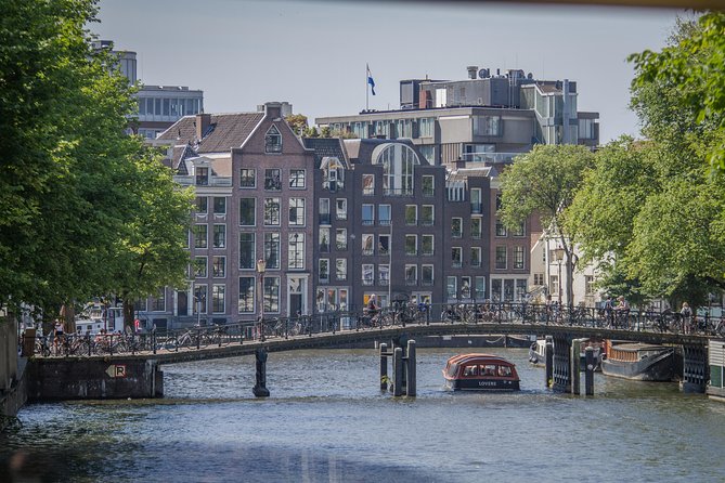 Anne Frank Private Bike Tour in Amsterdam - De Schaduwkade and Magere Brug: classic Amsterdam views with context