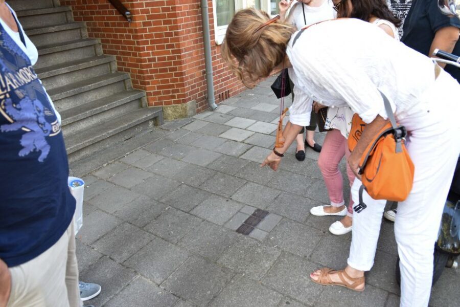 Anne Frank Story & Private 2-Hour Neighborhood Tour - Best way to pair it with Anne Frank House tickets