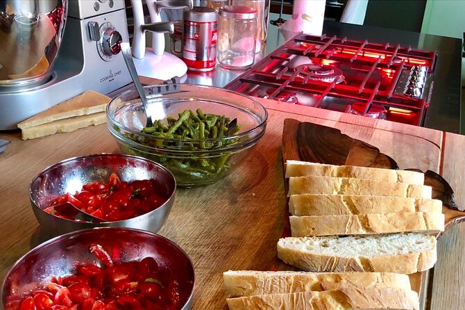Authentic Italian Dinner in Cozy Canal Home in Amsterdam - What the 154.96 price buys you in a real Amsterdam home