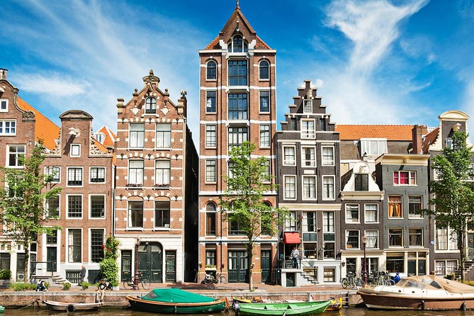 Authentic tour of Amsterdam: Jordaan, Ana Frank and Vondelpark - Getting Started at Stationsplein: Easy to Reach, Easy to Orient