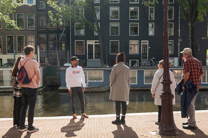 Best of Amsterdam: small-group walking tour (TOP RATED) - Begijnhof Courtyard: A 14th-Century Pause from the Noise
