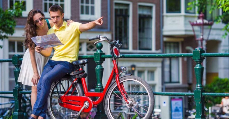 Bike Tour of Amsterdam Old Town, Top Attractions and Nature - The 2-Hour Old Town Route: 9 Streets, Jordaan, and Canal-Side Stories