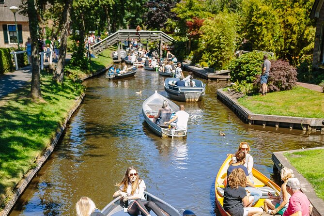Boat Rental with Steering Wheel and Cushions - Following the route: navigation help and real-world detours