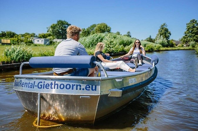 Boat Rental with Steering Wheel and Cushions - Logistics that can make or break the trip