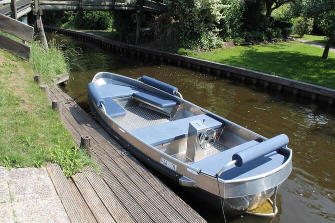 Boat Rental with Steering Wheel and Cushions - Price and value for up to 8 people