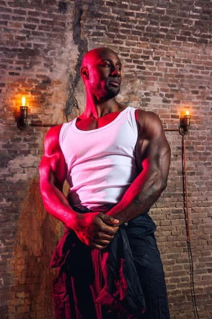 Bonton Rotterdam: Exclusive Male Dance Show Ticket - Getting Settled: the lounge vibe and how your seat shapes the show