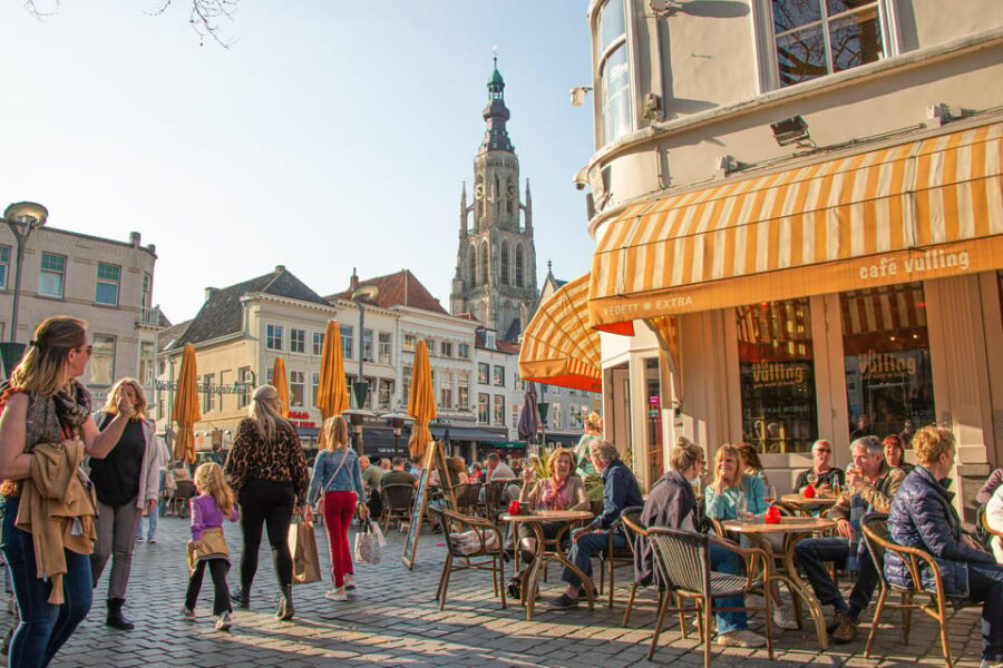 Breda: Highlights tour with local guide - Breda Castle and the House of Orange