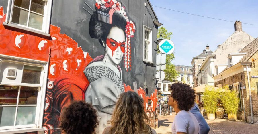 Breda: Highlights tour with local guide - Starting at Valkenberg Park by the Nassau Monument