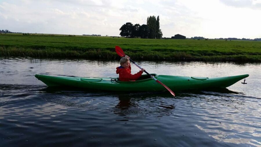 Broek in Waterland: Kayak Rental Close to Amsterdam - Safety and comfort: what’s provided, and what you should do yourself