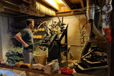 Countryside Bike Tour from Amsterdam: Cheese, Clogs & a Windmill - Where you meet: Amsterdam start point and the first minutes that matter