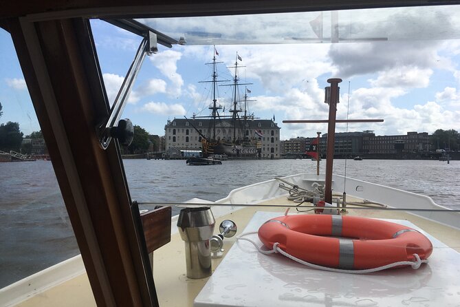 Cruise Amsterdam like a Local — Small Group 12 pax - Open bar value: what you get and why it changes the vibe
