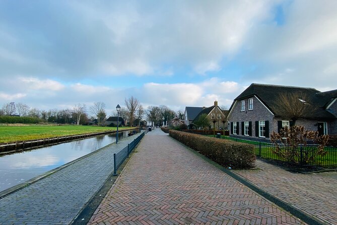 Day Tour Giethoorn, Afsluitdijk and Zaanse Schans with Boat Cruise - Timing, Crowds, and Getting Good Photos Without Losing Your Mind