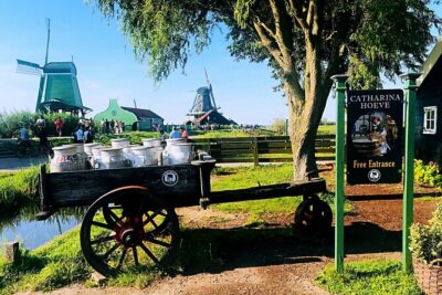 Day Tour Giethoorn, Afsluitdijk and Zaanse Schans with Boat Cruise - Giethoorn: Canal Venice Vibes, and Why the Boat Cruise Is the Point