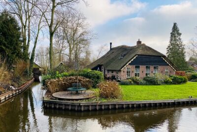 Day Trip to Zaandam Lego Village, Zaanse Schans and Giethoorn - Zaanse Schans: Cheese, Clogs, Diamonds, and Windmill Photo Time