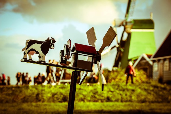 Day Trip to Zaanse Schans, Edam, Volendam and Marken from Amsterdam - Volendam harbor time: where the seafood mood hits