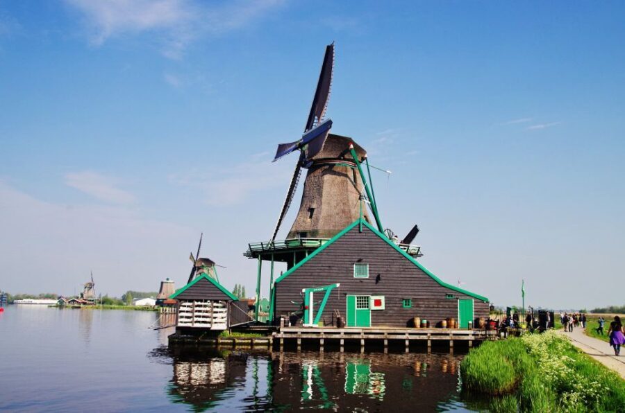 Day Trip to Zaanse Schans, Volendam and Marken - Zaanse Schans Windmills: Seeing the Working Dutch System