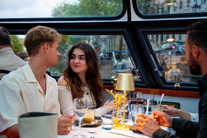 Dinner Canal Cruise Amsterdam: 4-Courses Including Drinks - Commentary, Captain energy, and the noise level reality