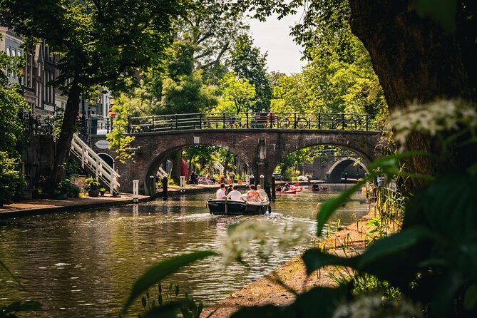 Discover Our Utrecht: Limited Group Size + Optional Extras - Nieuwegracht and Oudegracht Canals: The Real Utrecht Way of Living