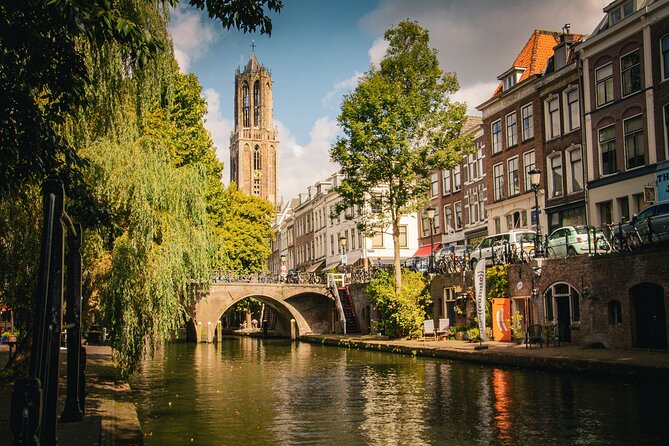 Discover Our Utrecht: Limited Group Size + Optional Extras - Meeting at Stationsplein 6: Find the Bollendak Spot First