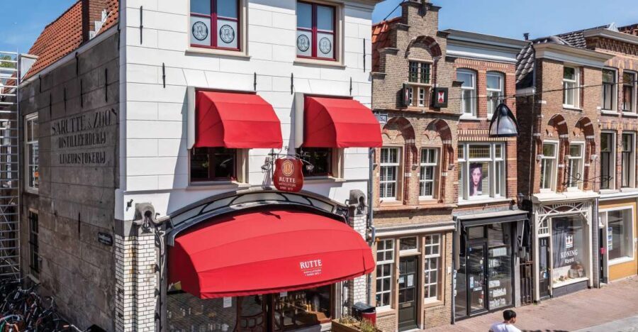 Dordrecht: Distillery Tour with Dutch Gin & Genever Tasting - Where to go: the shop stop before the tasting begins