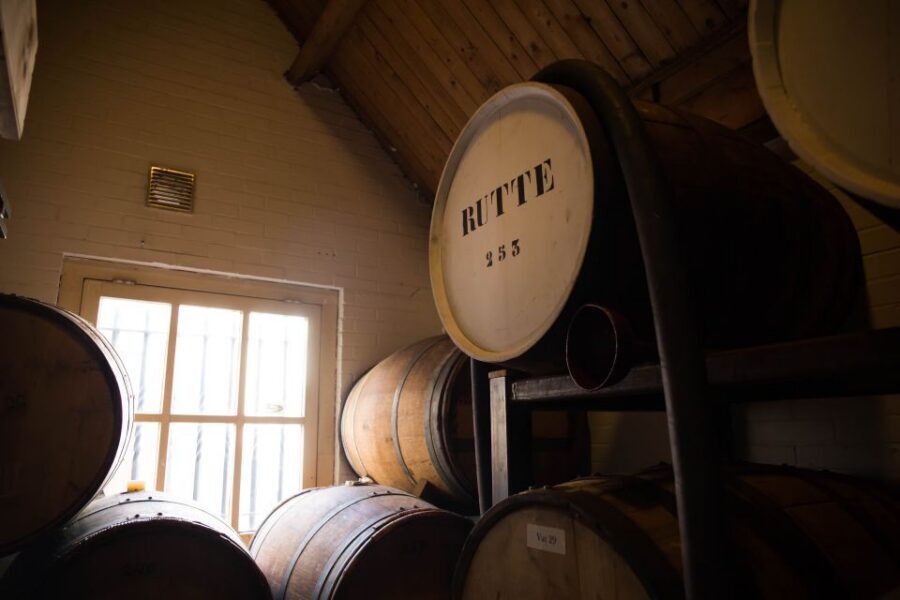 Dordrecht: Distillery Tour with Dutch Gin & Genever Tasting - The people factor: what makes the explanations work