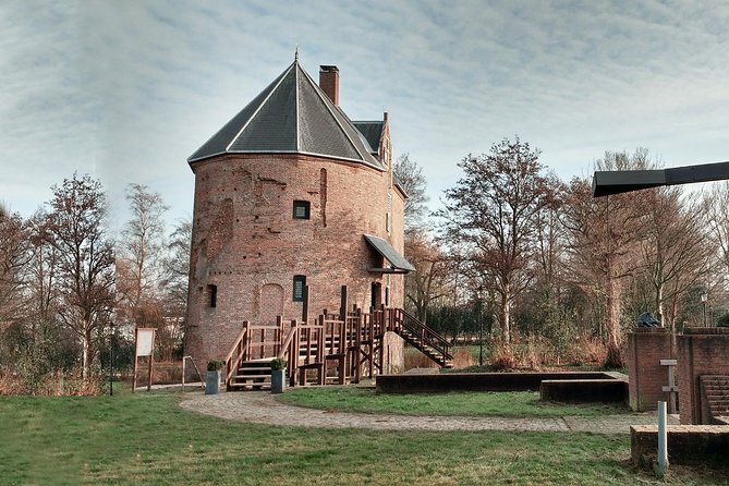 Drive it yourself electric History and Castle GPS audio tour - Three castle stops: ’t Huys Dever, Oud Poelgeest, Huys te Warmond