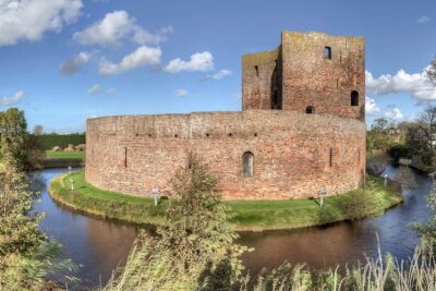 Drive it yourself electric History and Castle GPS audio tour - How the 39 km GPS route works and when to use the audio