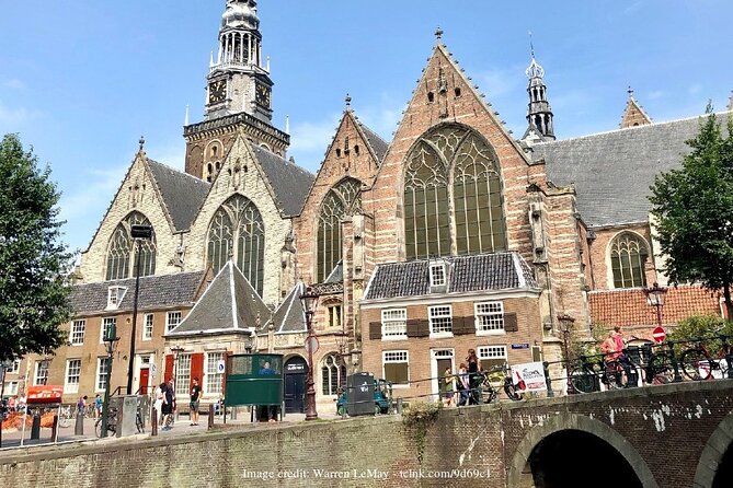 Dutch Golden Age: Private Tour of Amsterdam & Rembrandt's House - Bloemenmarkt: tulips, but also timing and practicality