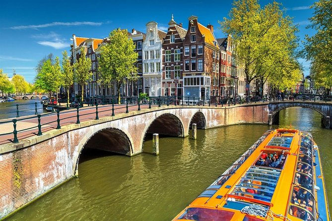 e-Scavenger hunt Amsterdam: Explore the city at your own pace - What you need to bring (and what can go wrong)