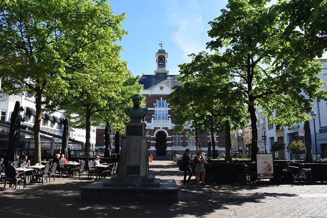 e-Scavenger hunt Apeldoorn: Explore the city at your own pace - Theatre Orpheus: a free culture stop that feels grown-up