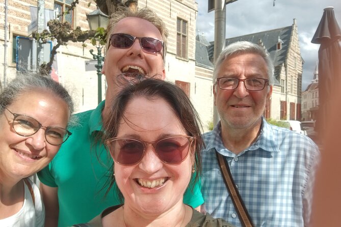 e-Scavenger hunt Bergen op Zoom: Explore the city - A city you can read with your phone in Bergen op Zoom