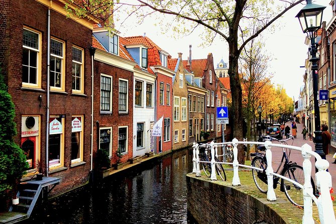 e-Scavenger hunt Delft: Explore the city at your own pace - Stop-by-Stop: Delft Checkpoints and What Each One Gives You