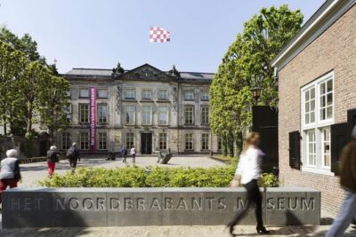 e-Scavenger hunt Den Bosch: Explore the city at your own pace - Stadhuis Den Bosch: start easy, get your bearings fast