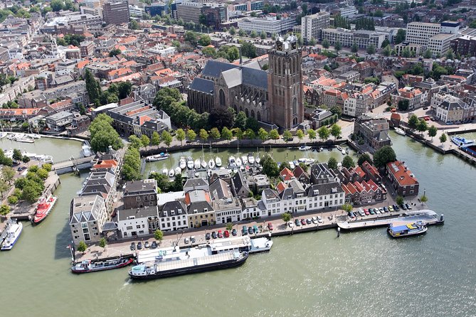e-Scavenger hunt Dordrecht: Explore the city at your own pace - A Smartphone Trail That Works Like a Self-Guided City Walk