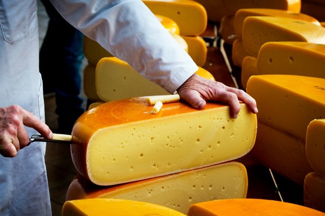 e-Scavenger hunt Gouda: Explore the city at your own pace - How the Route Plays Out: From Markt to the Red Lion Windmill