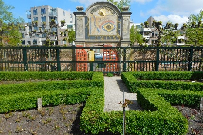 e-Scavenger hunt Groningen: Explore the city at your own pace - A smartphone scavenger hunt that lets you roam Groningen your way