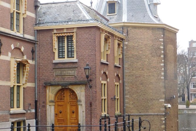 e-Scavenger hunt The Hague: Explore the city at your own pace - Language choice is more than a comfort feature