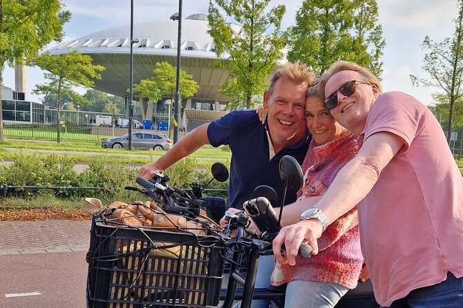 Eindhoven: Guided bicycle tour of the Highlights of Eindhoven - Getting Your Bearings at Velorent, Then Rolling Fast