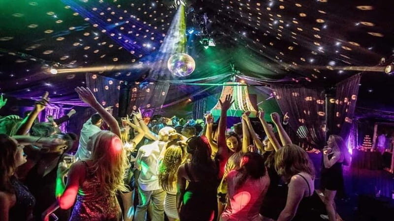 Eindhoven: Pub Crawl with Free Drinks and Entrance - What you’re really paying for: drinks, entry, and a guide
