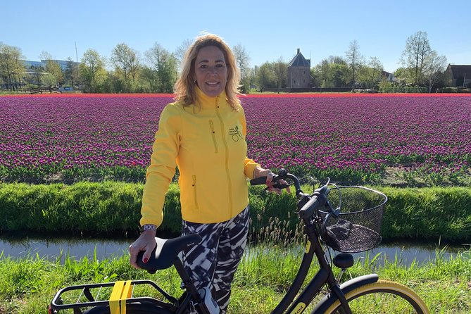 Enjoy the tulip fields by bicycle with a local guide! Tulip bike tour! - Stop 1: Sint Agathakerk, the Bulb-Region Cathedral Built in 1903