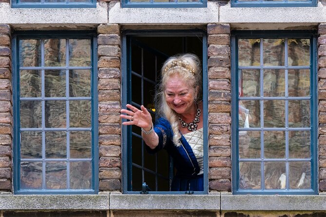 Entrance Ticket Castle Helmond - The café at Castle Helmond: a workable break between rooms