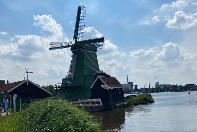 Escape Amsterdam: E-Bike to Zaanse Schans Windmills & Zaandam - E-bikes that keep you moving: Comfort for first-timers and cautious riders