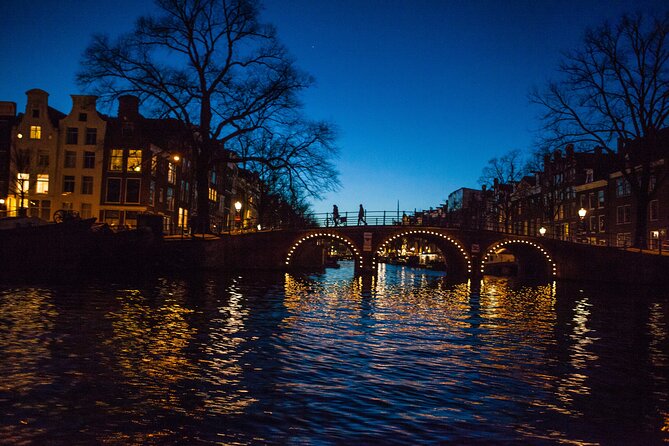 Evening Canal Cruise in Amsterdam with Wine & Cheese Option - Audio headphones: how to get the narration (and avoid the frustration)
