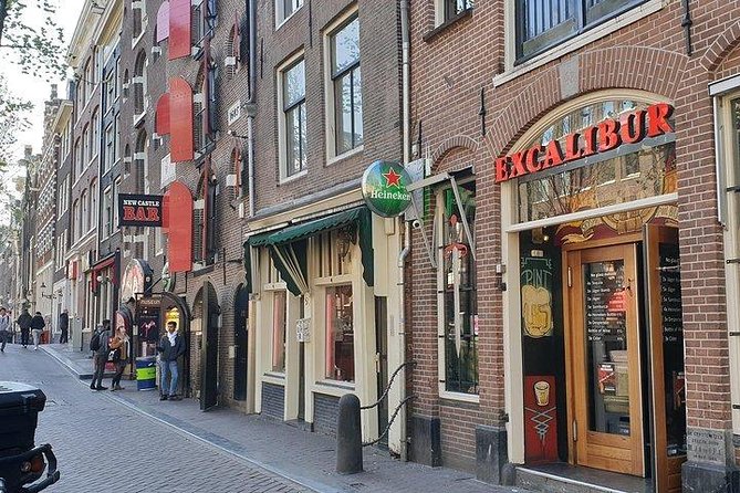 Exclusive small-group Amsterdam Red Light District tour - Guides: how Adam and Aarre set the tone