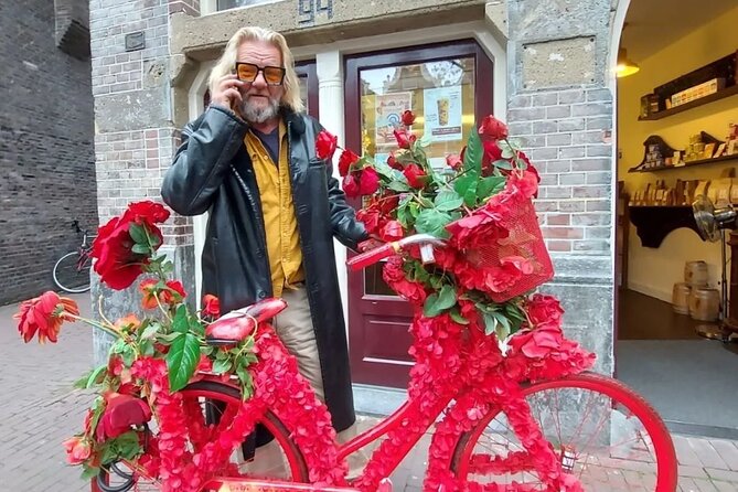 Explore Amsterdam canals on iconic Flower Bikes - The Nine Streets (Negen Straatjes): quick browse energy