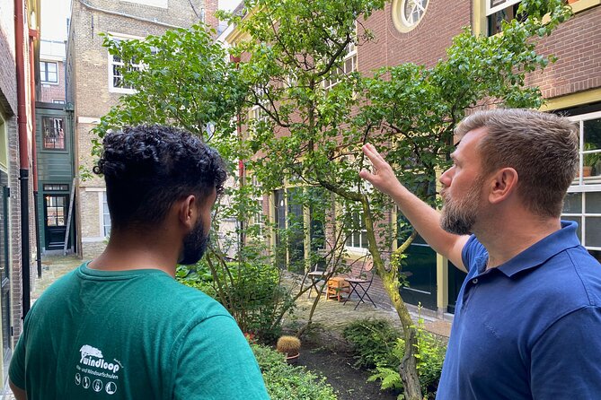 Explore hidden streets with friends - Private Tour - Jordaan’s hidden streets and squares: authentic neighborhood mode