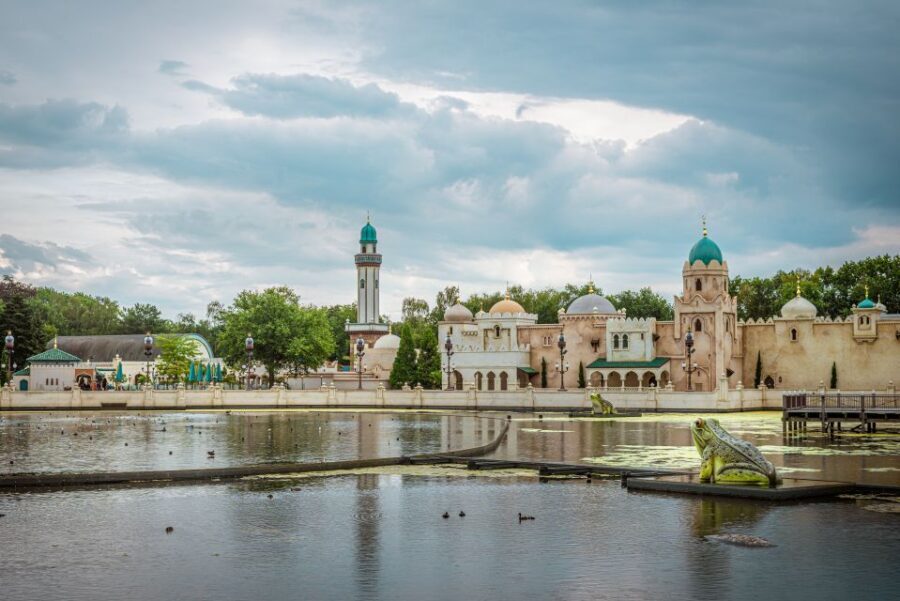 From Amsterdam: Day Trip to Efteling Theme Park with Ticket - Where the Dutch flavor fits: pancakes and simple in-park meals