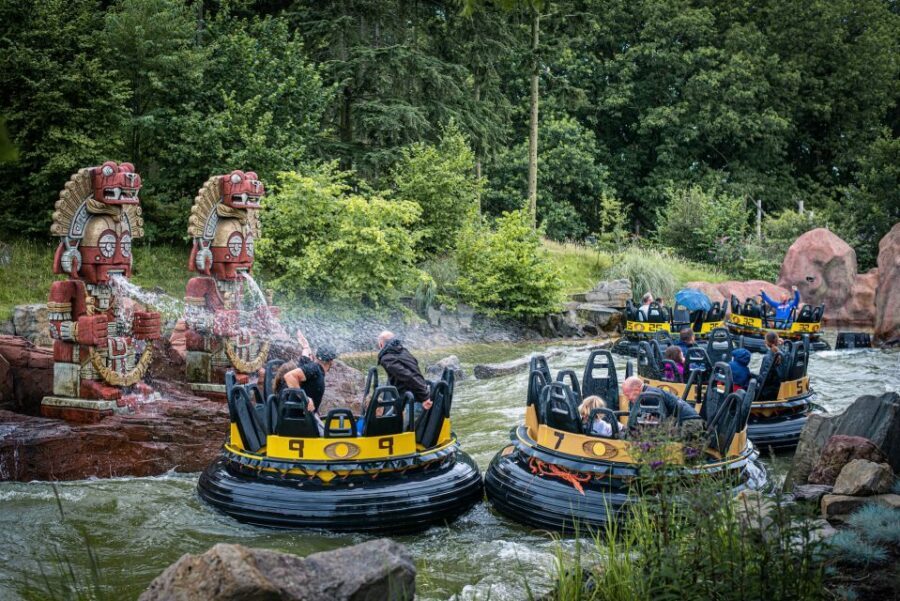 From Amsterdam: Day Trip to Efteling Theme Park with Ticket - Who should book this Efteling day trip?