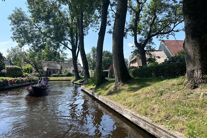 From Amsterdam: Giethoorn Day Trip with Canal & Village Tour - The Guide Factor: When Local Insight Makes the Day